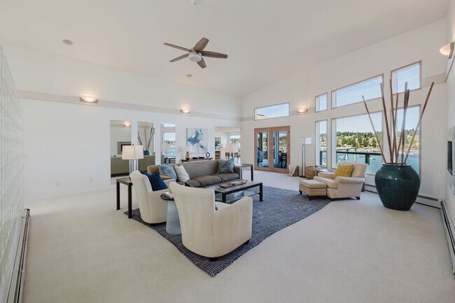 Foto del edificio - Furnished Bainbridge Island Waterfront Home with Incredible Views
