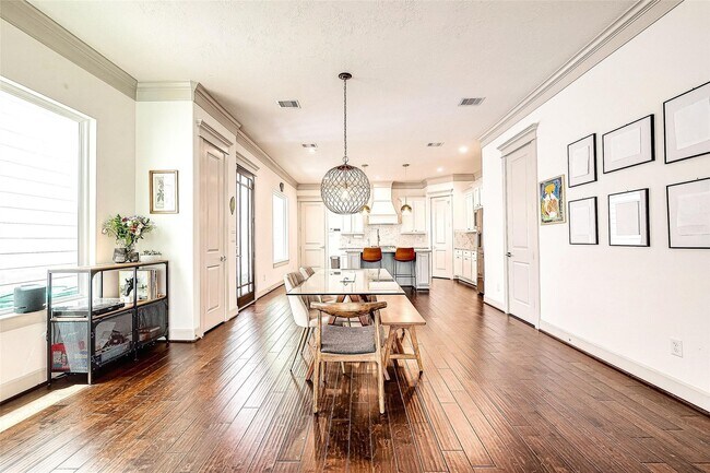Building Photo - 5807 Kansas St