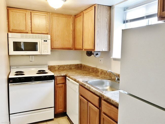 Building Photo - 305 N Negley Ave
