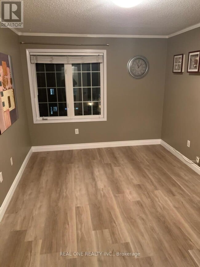 Photo du bâtiment - 3036 Dewridge Ave