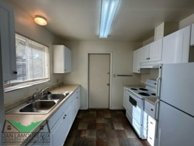 Building Photo - 709/711 McKinley Avenue