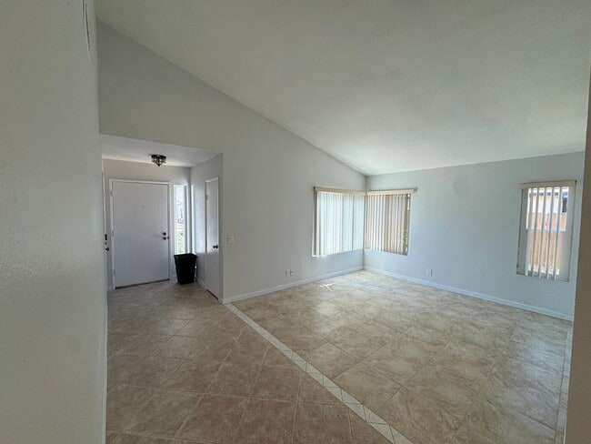 Foto del edificio - 4 bedroom - 2 Bathroom