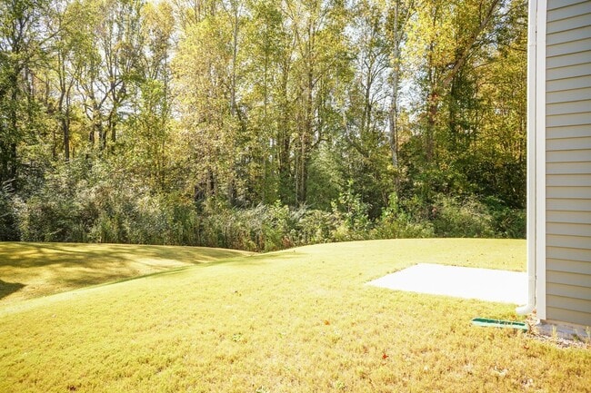 Building Photo - Spacious 4-Bedroom Home with Open Layout