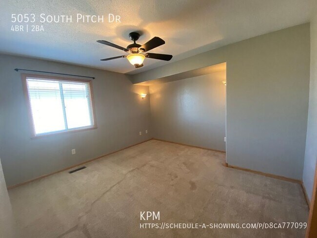 Foto del edificio - 4 BEDROOM | 2 BATH | RAPID VALLEY SPLIT LE...