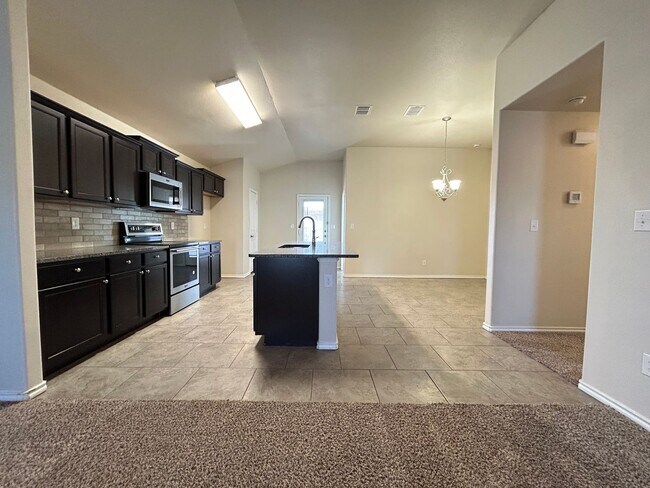 Foto del edificio - Beautiful Home in Cooper Schools!