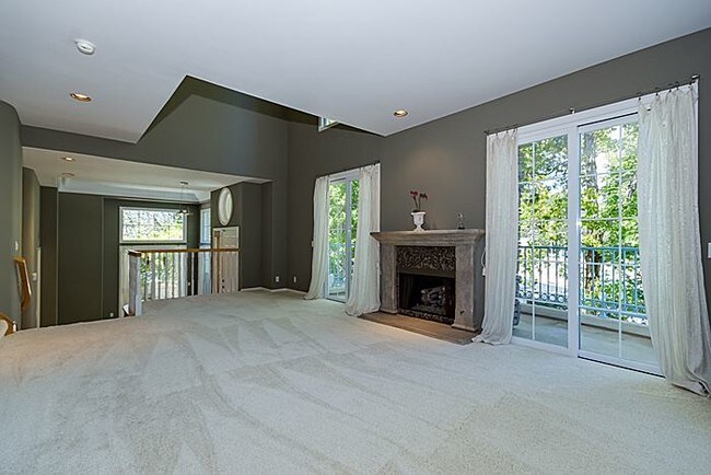 Spacious Living Room - 57 Chandon