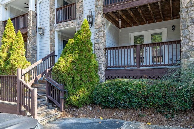 Foto del edificio - 402 Madison Ln S E