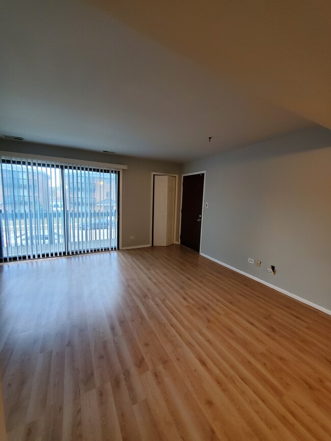 Dining/Living Room Combo - 1613 Astor St