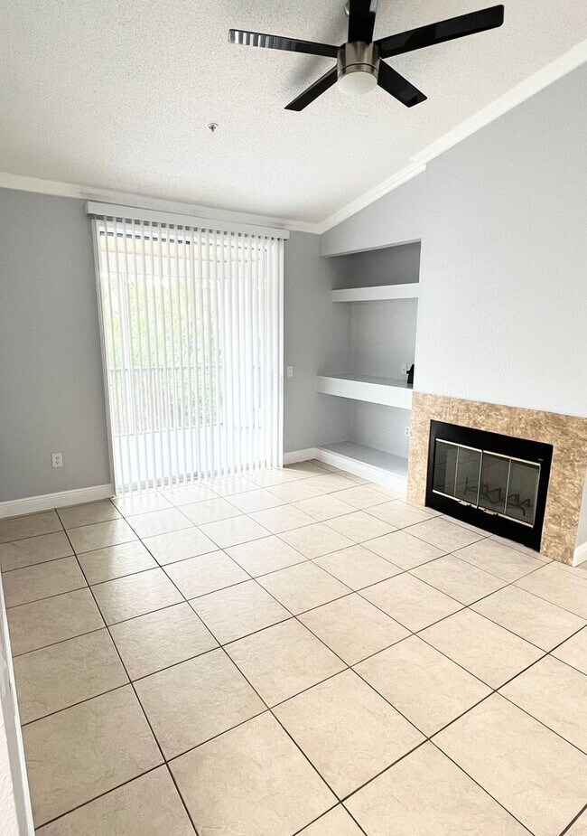 Foto del edificio - 2/2 Condo, Prime location