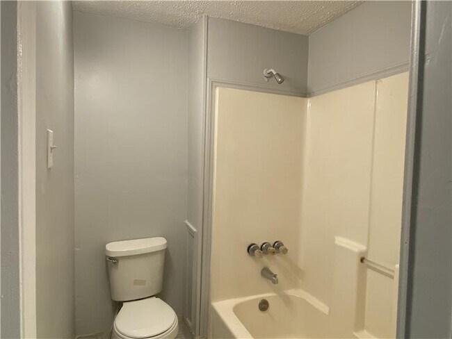 Building Photo - 3963 David Dr