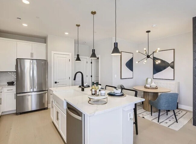 Foto del edificio - Charming 3BR Townhome in Fort Collins