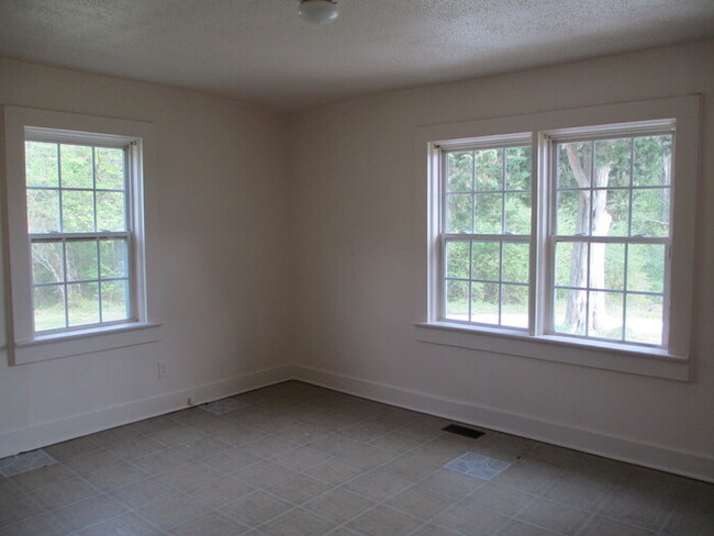 Building Photo - 217 Skippers Lane, Garysburg