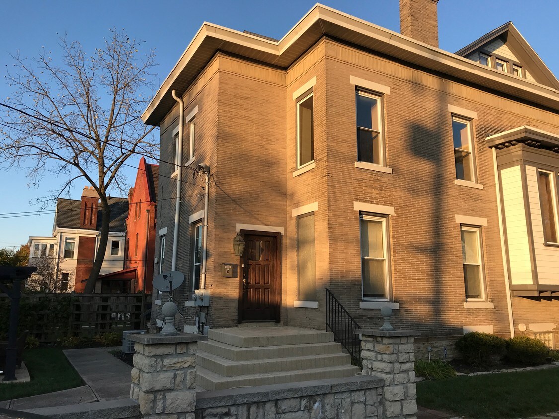 Primary Photo - 69 Miami Ave