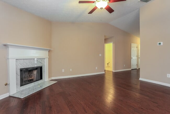 Building Photo - 75 Bellaire Ln