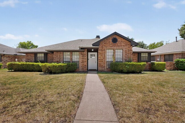 Building Photo - 3510 Amber Ave