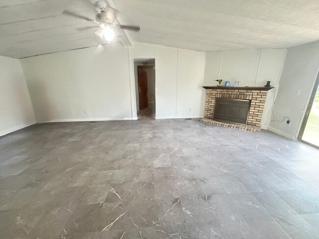 Foto del edificio - Rent this 3 beds 2 baths home in Aiken!