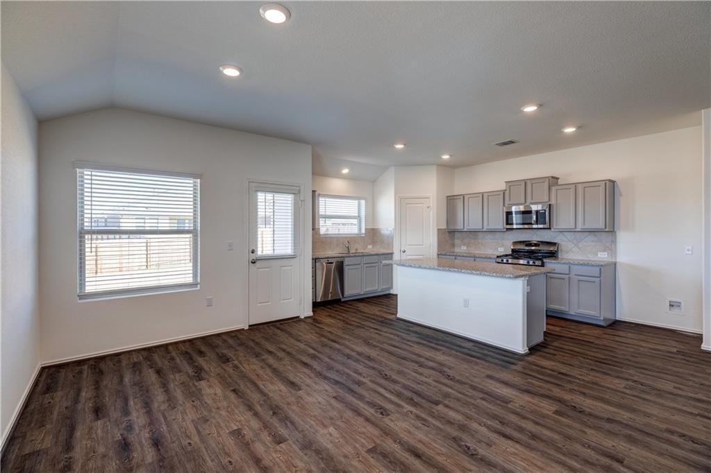 Foto principal - 15408 Summer Ray Dr