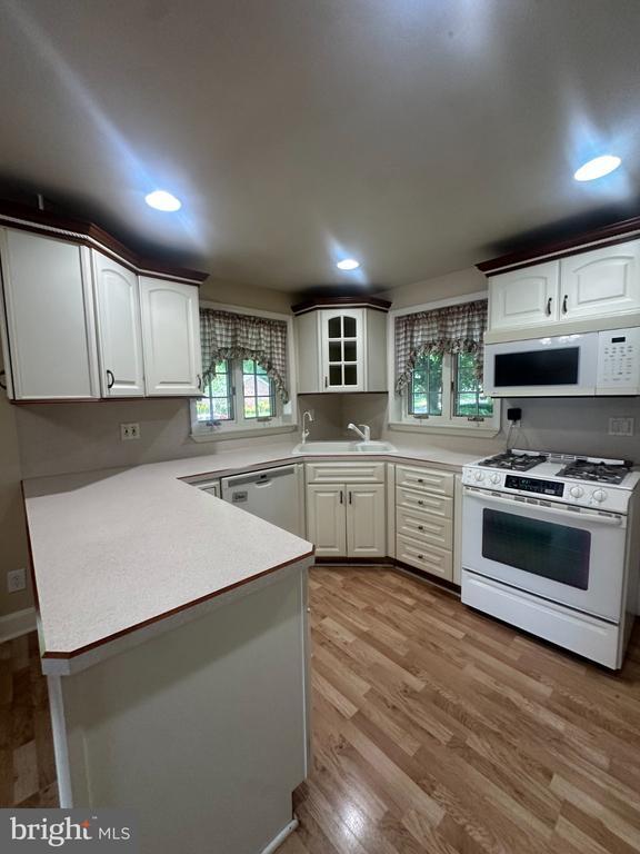 Foto del edificio - 528 E Cherry St