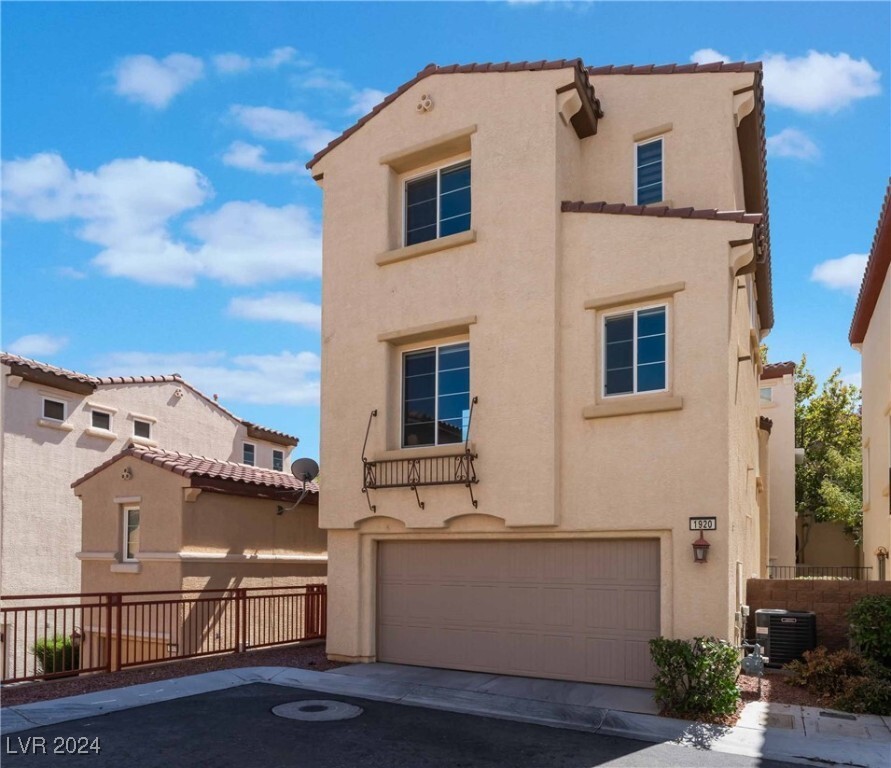 Foto principal - 1920 Hollywell St