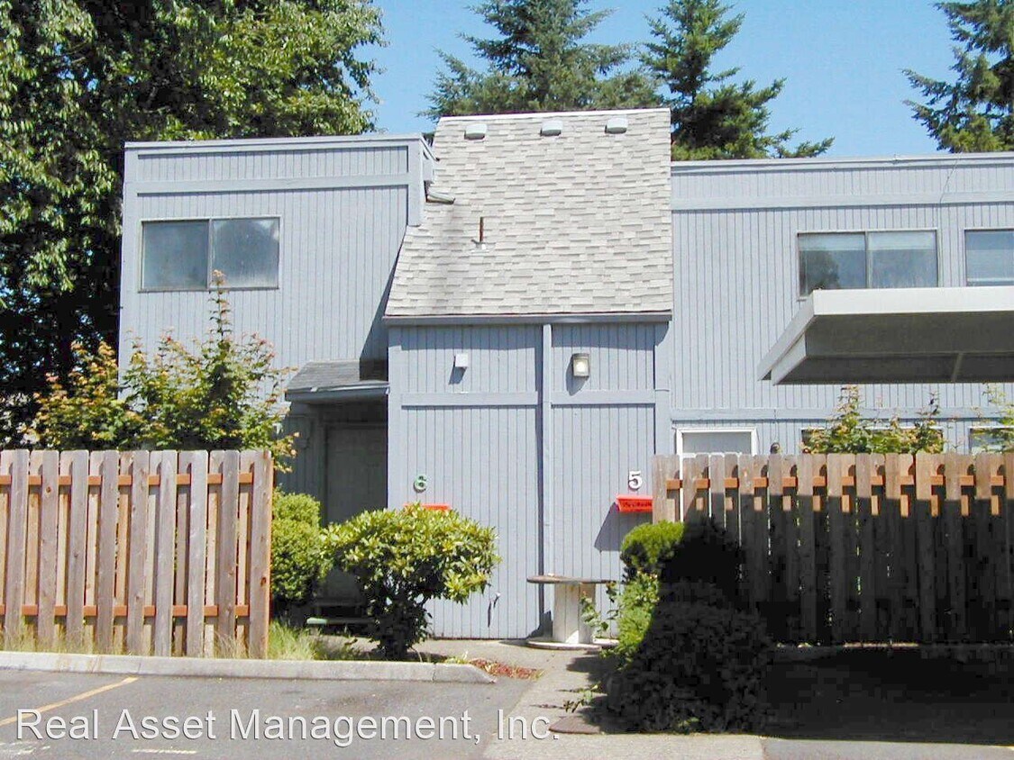Primary Photo - 7300 NE 16th Ave