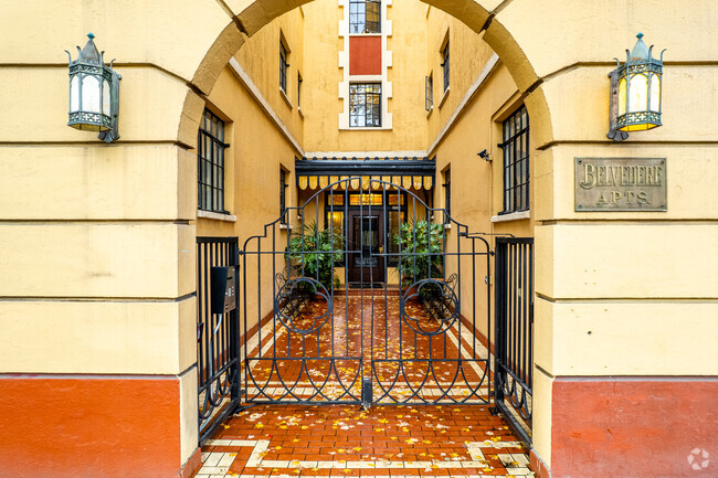 Foto del edificio - Belvedere Pointe Apts