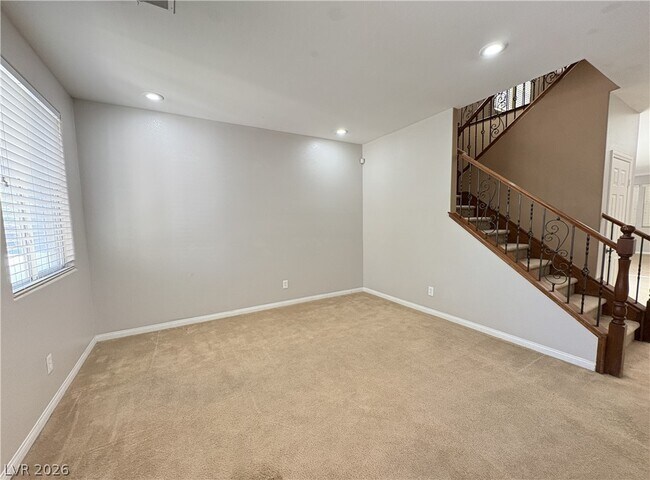 Foto del edificio - 5769 Danish Garden St