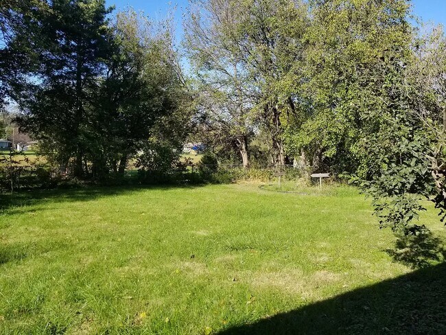 Building Photo - 5024 W Kingsley St