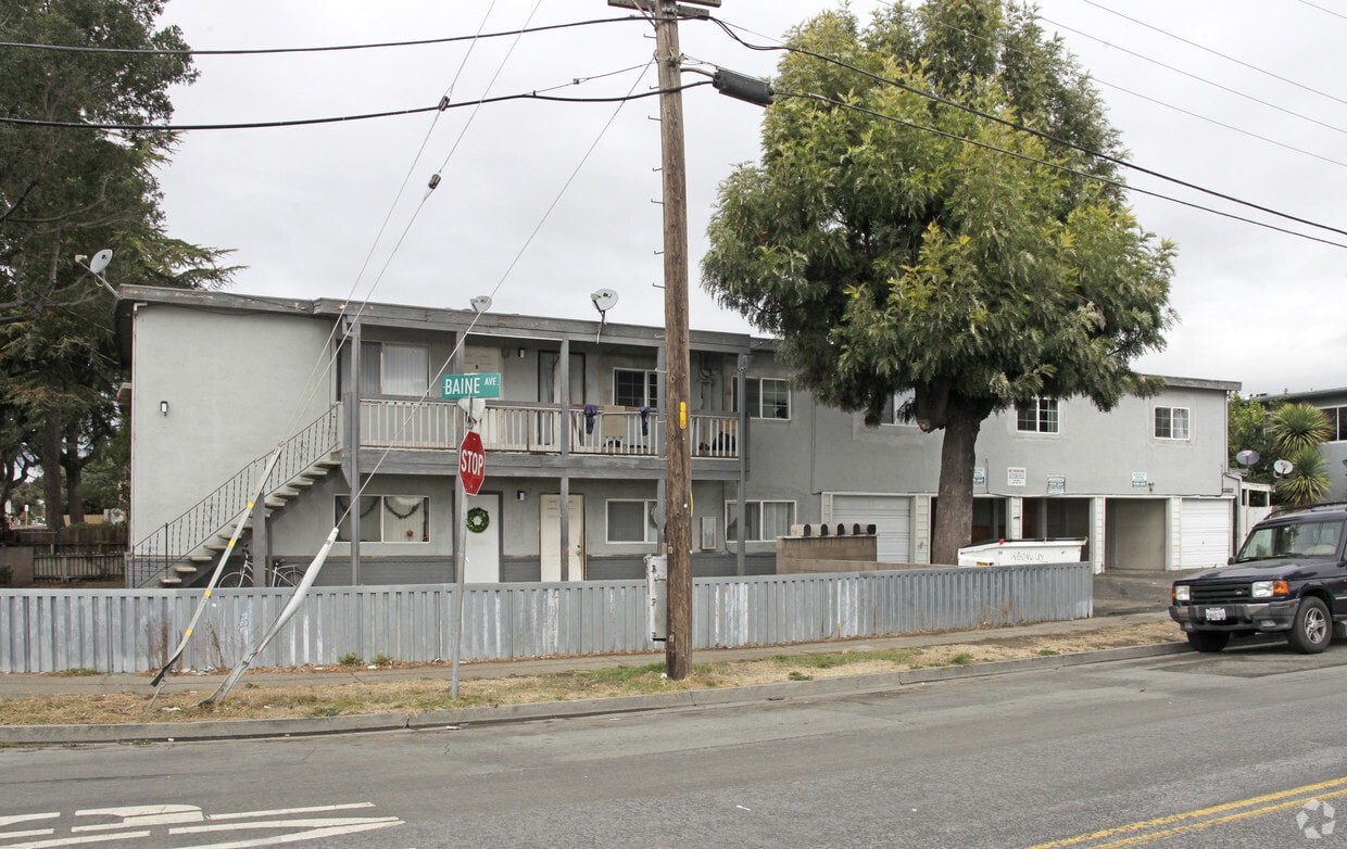 Primary Photo - 37288 Cherry St