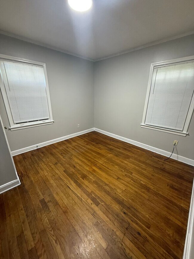 Foto del edificio - Charming 2 bedroom 1 bath home - U of M