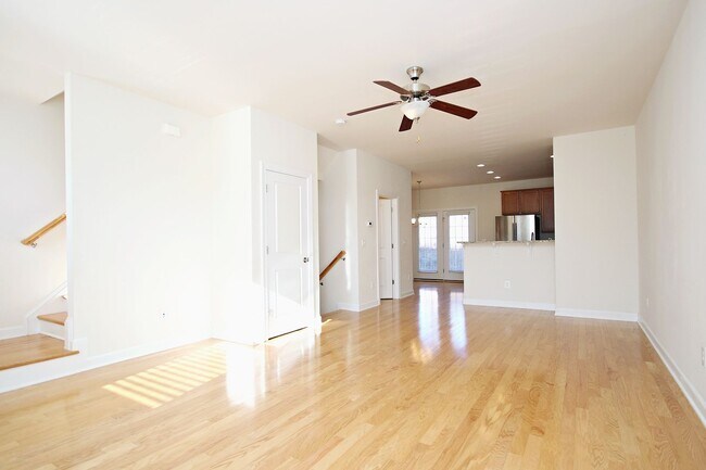 Building Photo - Pavilions at Pantops Townhome