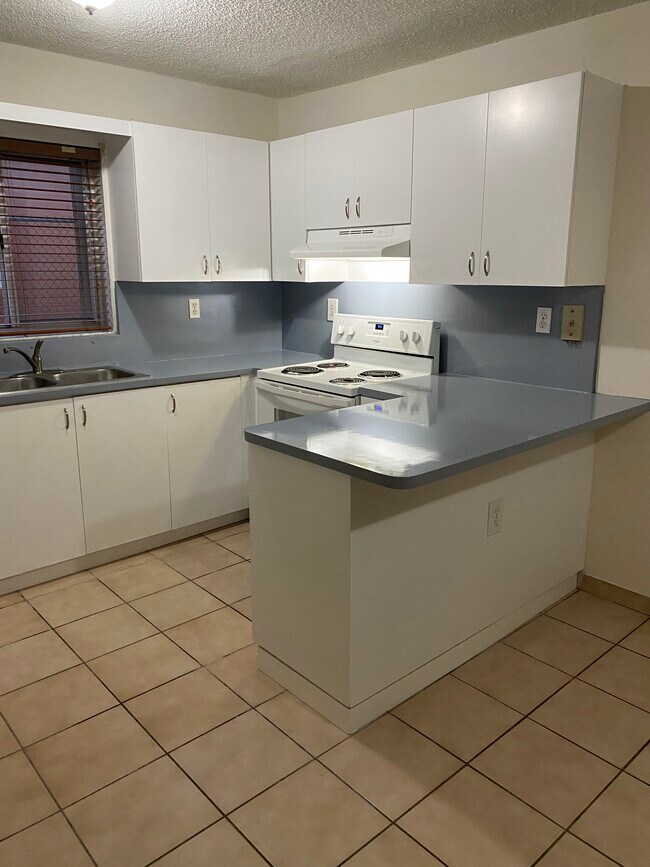 Kitchen - 2590 NW 14th St
