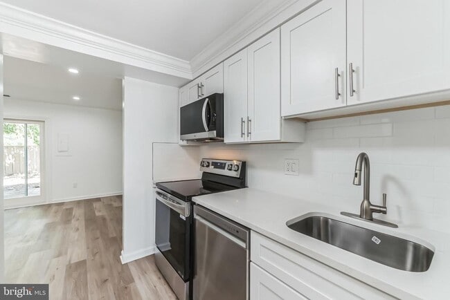 Foto del edificio - 630 Clearwater Ct