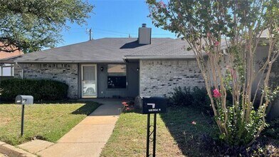 Building Photo - 2209 Madrid Ct