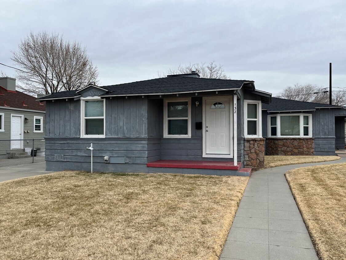 Primary Photo - Downtown Duplex
