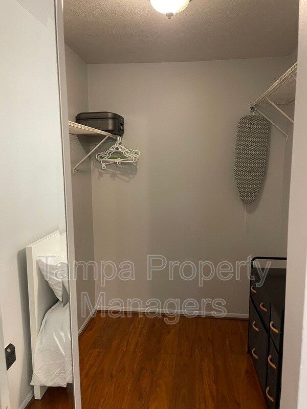 Foto del edificio - 9015 Westchester Cir