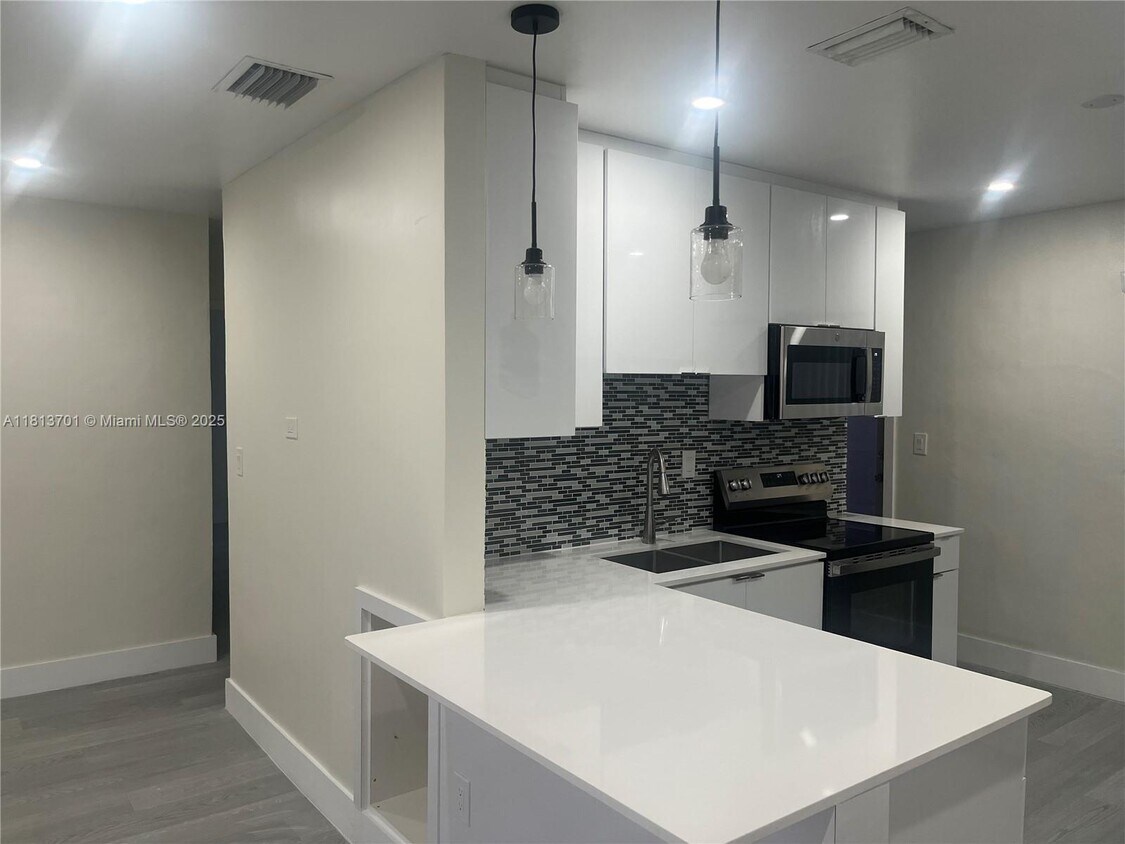 Foto del edificio - 7113 SW 21st St