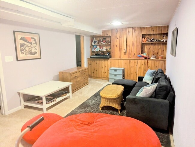 Building Photo - Basement for Rent - Shared Living in Comfo...