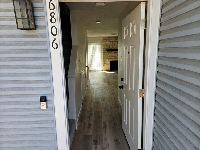 Foto del edificio - 6806 Old Quarry Ln