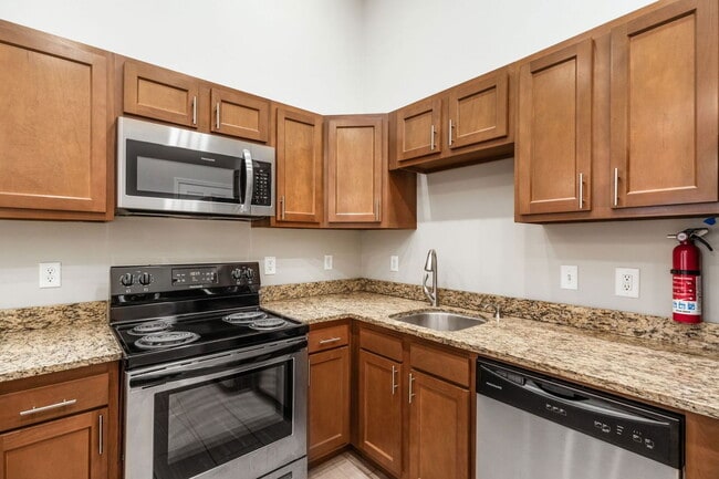 Foto del edificio - 77 E 7th Ave