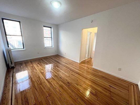 Foto del edificio - 1 bedroom in BRONX NY 10455