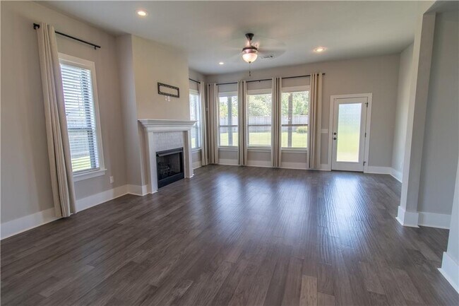 Building Photo - 1431 Cave Stream Dr