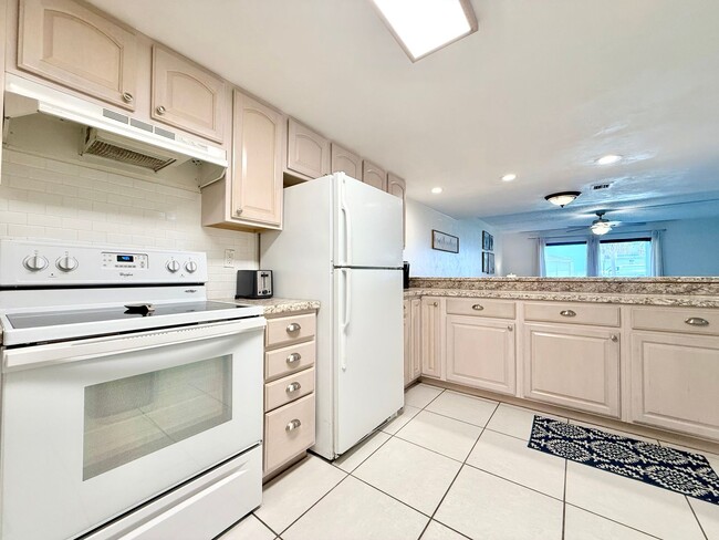 Photo - Coastal comfort awaits in this furnished 2Bedrooms / 2Baths condo in Daytona Beach!