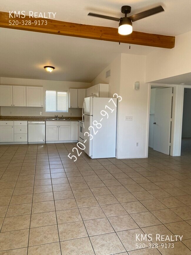 Building Photo - 5126 E Bellevue St