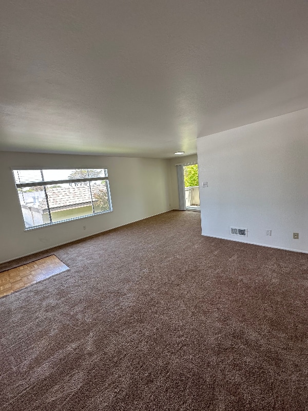 Building Photo - 472 Lincoln Cir