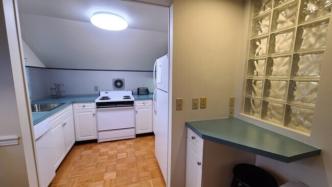 Foto del edificio - 2039 W Market St
