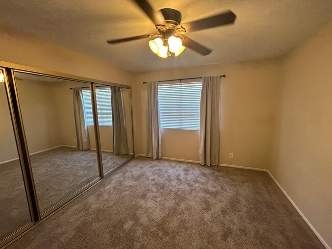 Building Photo - 5300 E Waverly Dr