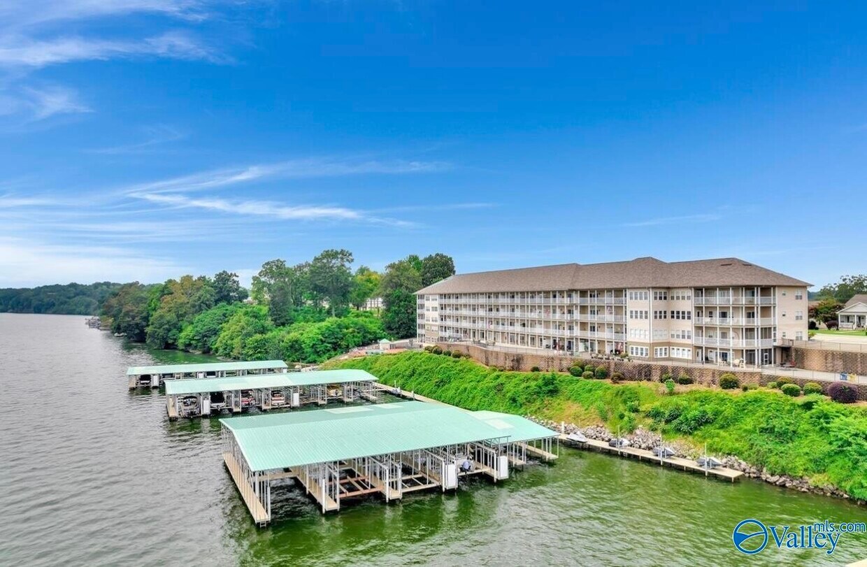 5590 Bay Village Dr Unit 208, Athens, AL 35611 Condo for Rent in