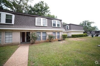 Building Photo - 2020 Continental Ave