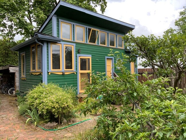 Studio House in Whiteaker Area - Studio House in Whiteaker Area