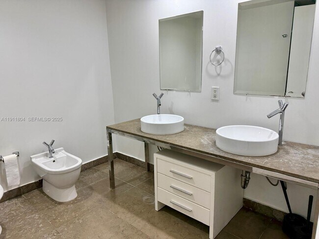 Foto del edificio - 495 Brickell Ave